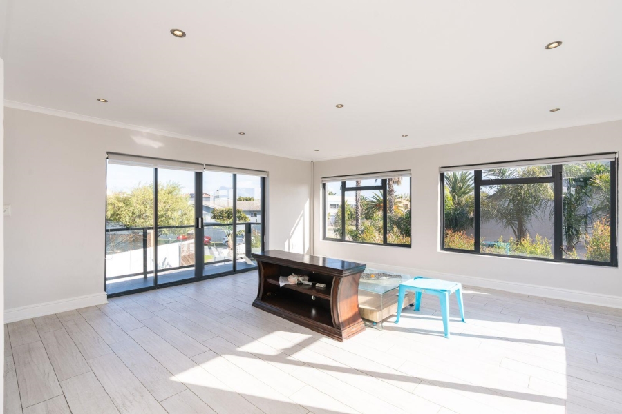 To Let 4 Bedroom Property for Rent in Milnerton Ridge Western Cape